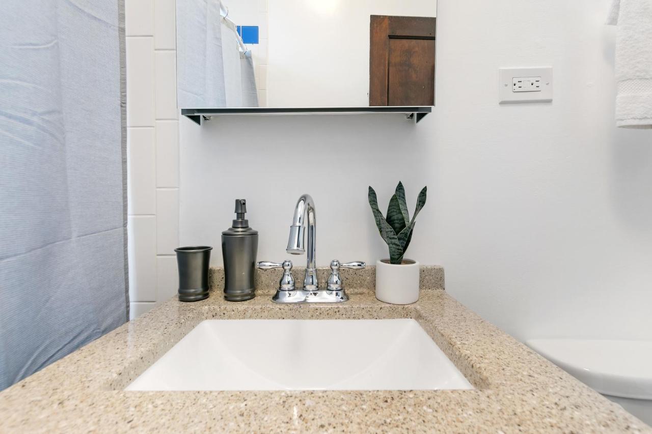Captivating 1Br Apt With Full Kitchen - Belmont I4 Chicago Eksteriør bilde