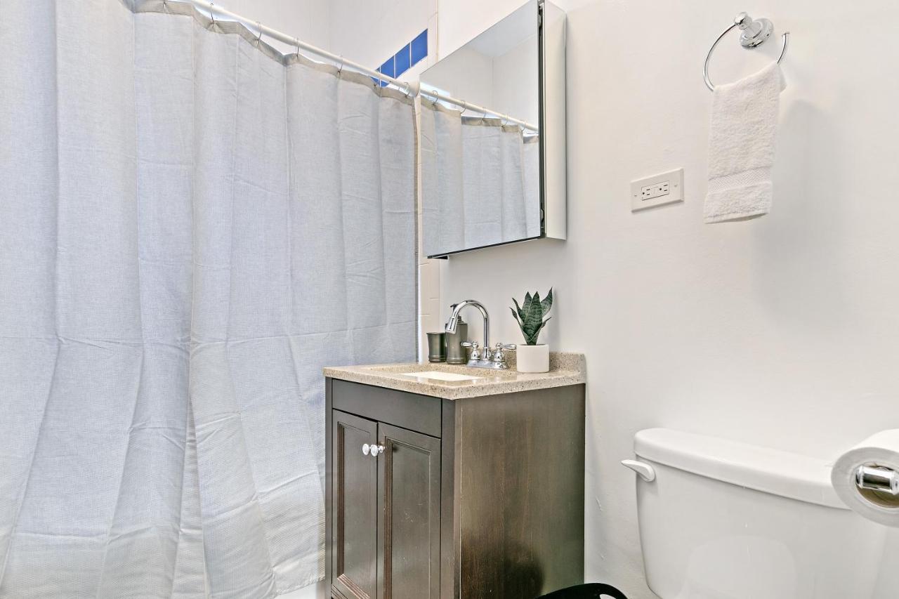 Captivating 1Br Apt With Full Kitchen - Belmont I4 Chicago Eksteriør bilde